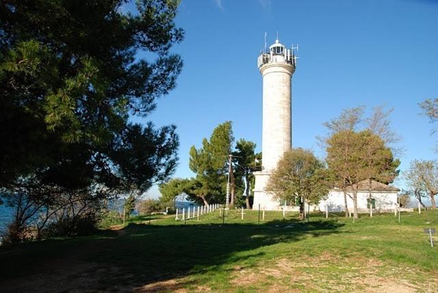 Bungalow Leo Savudrija Bagian luar foto
